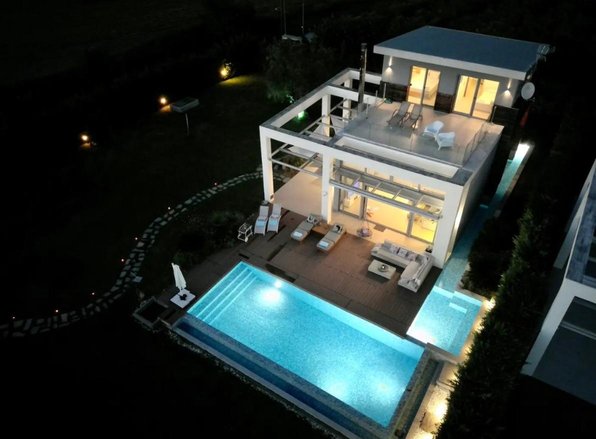 Island Villa Sani Sea View Екстериор снимка